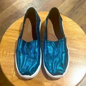 Toms, kids size 31/2